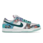 Dunk-Low-Futura-Laboratories-Aqua-delave-oversized