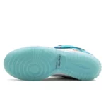 Dunk-Low-Futura-Laboratories-Aqua-delave-oversized-2