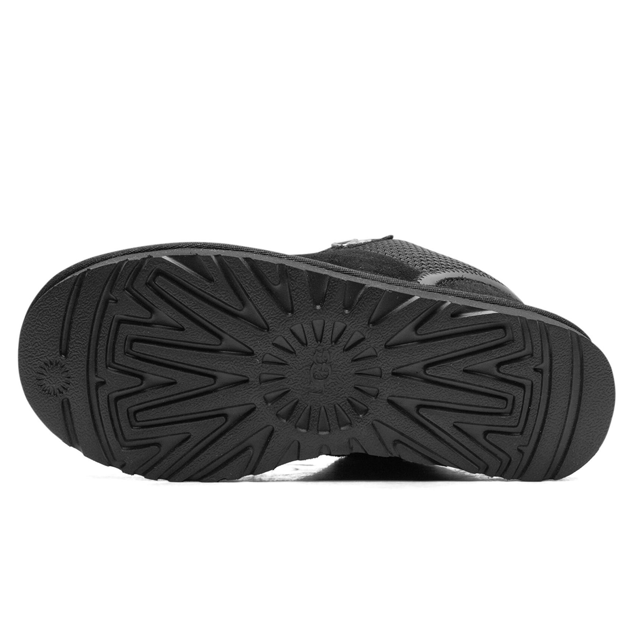 ugg-lowmel-black-oversized-3